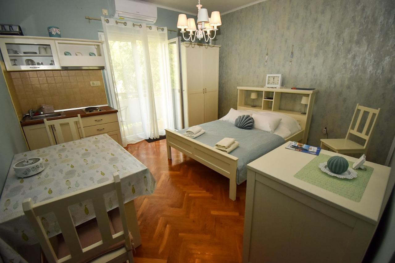 Apartments And Rooms Frane - With Garden Palit 외부 사진